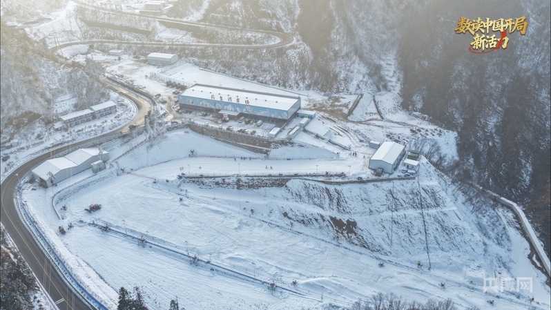 数读中国开局新活力 | 冰雪经济引爆小镇 3个月，10万游客，1000万增收